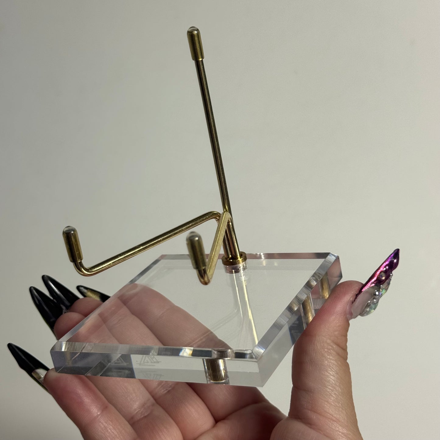 Gold Specimen Stand (Size 6)