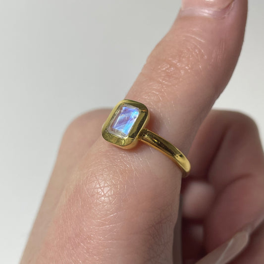 Gold Plated Faceted Rainbow Moonstone Ring (Size 8)