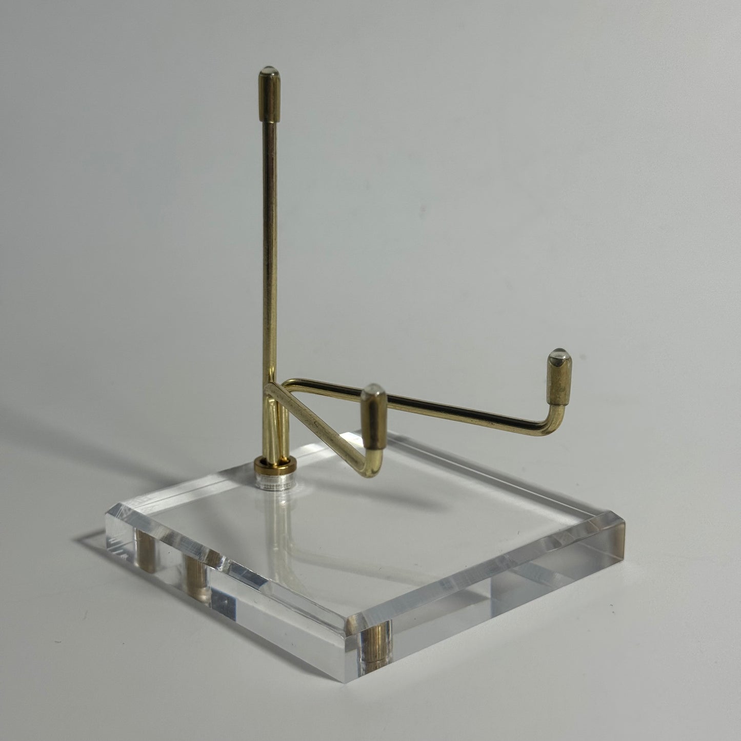 Gold Specimen Stand (Size 6)