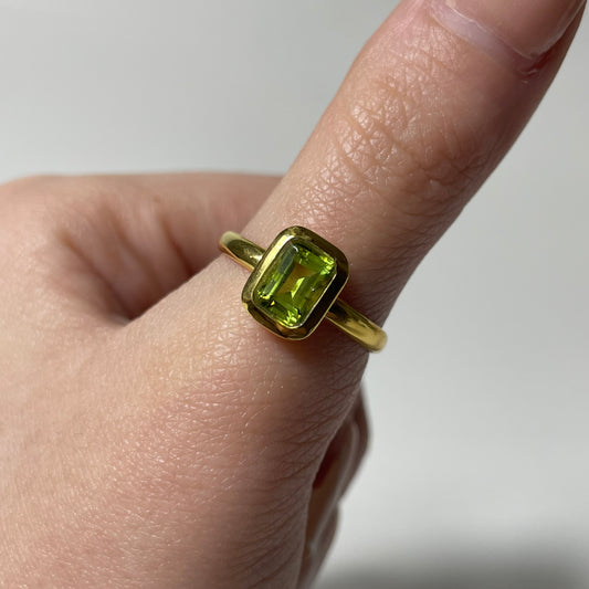 Gold Plated Faceted Peridot Ring (Size 9)