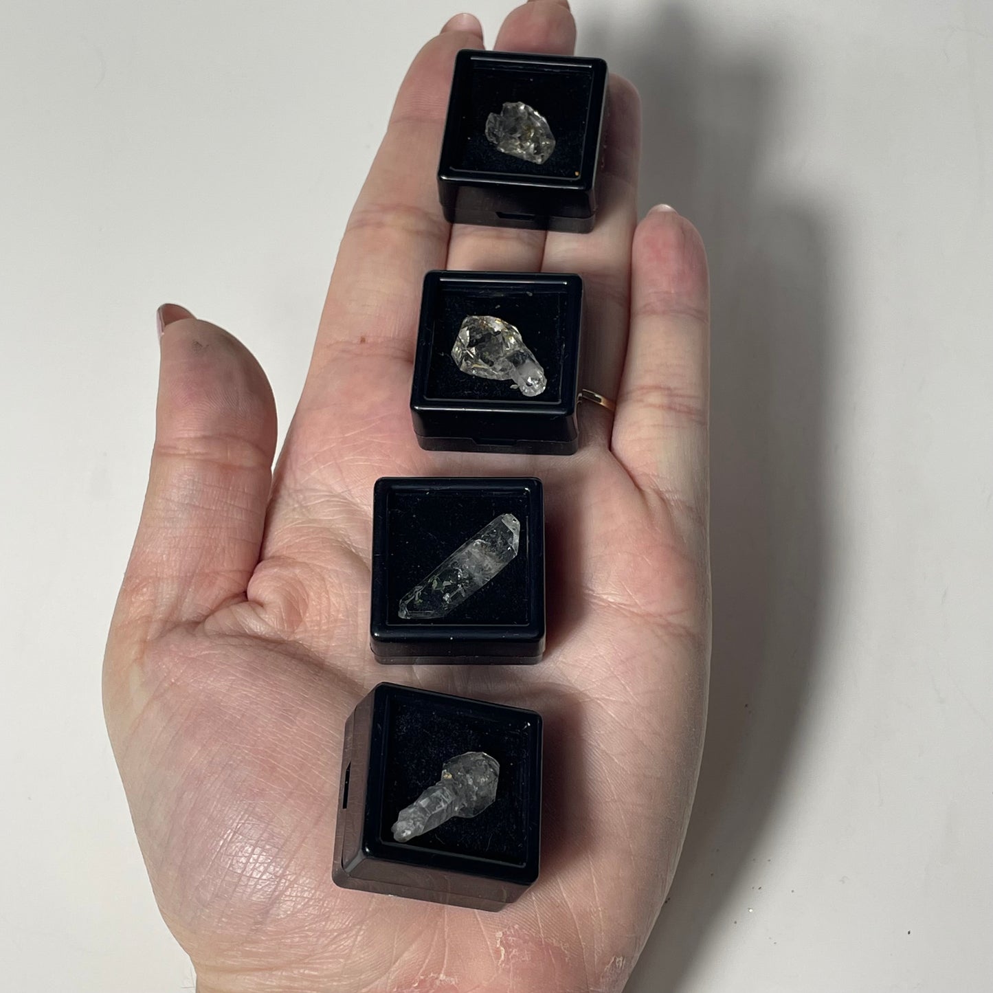 Petroleum Quartz Specimen from Madagascar: Intuitive Pick