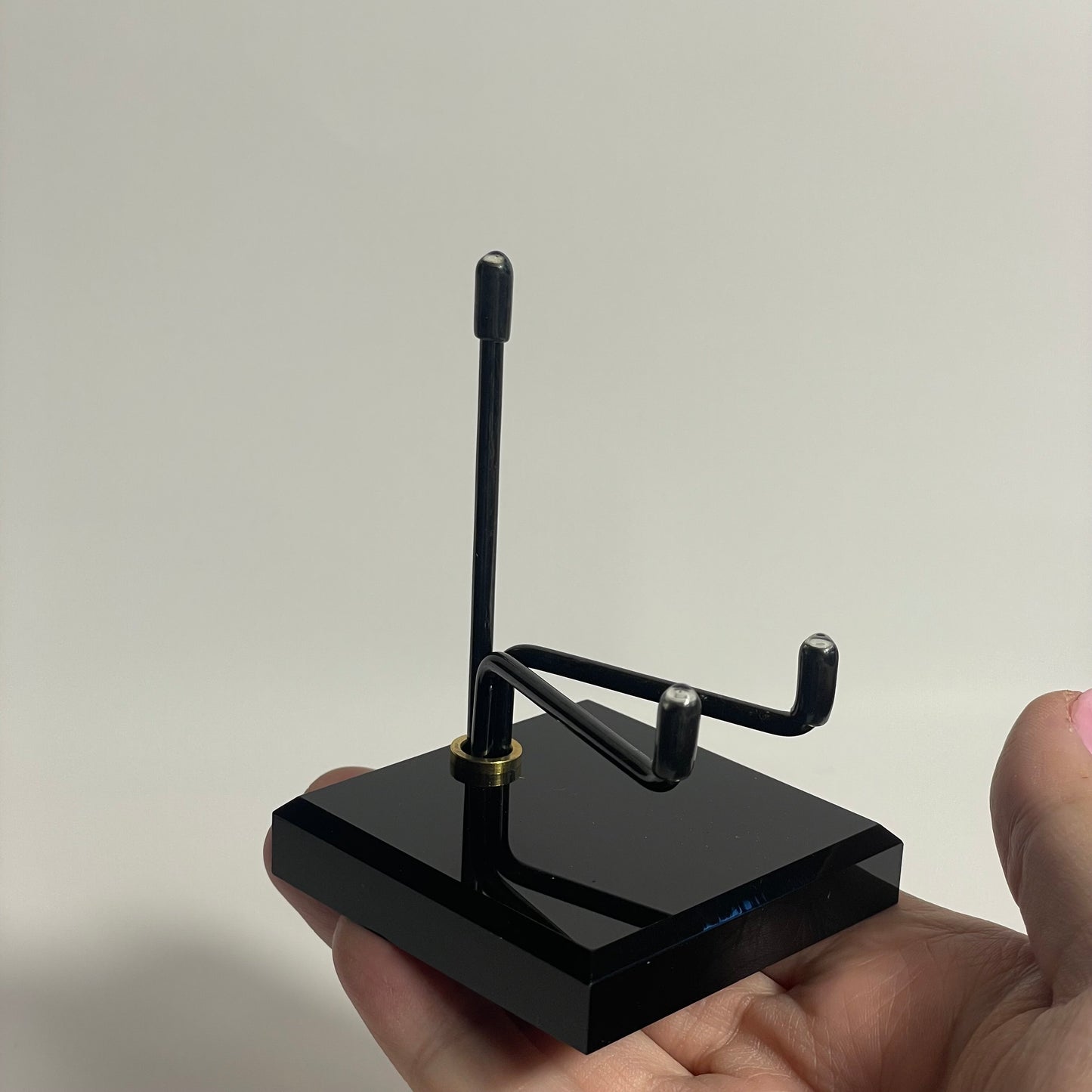 Black Specimen Stand (Size 4)