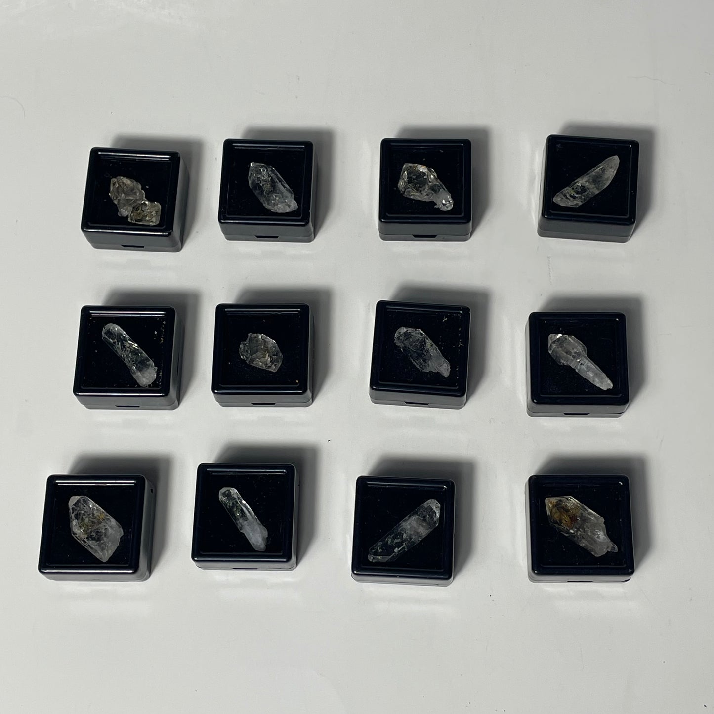 Petroleum Quartz Specimen from Madagascar: Intuitive Pick