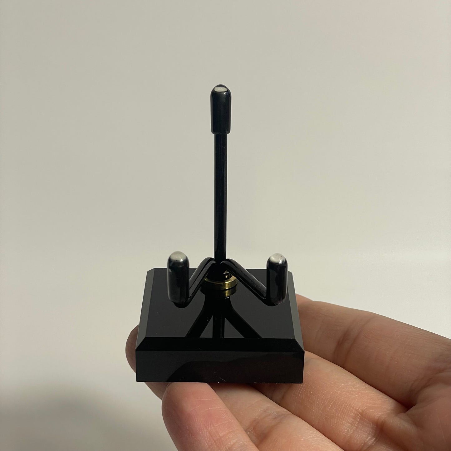 Black Specimen Stand (Size 2)