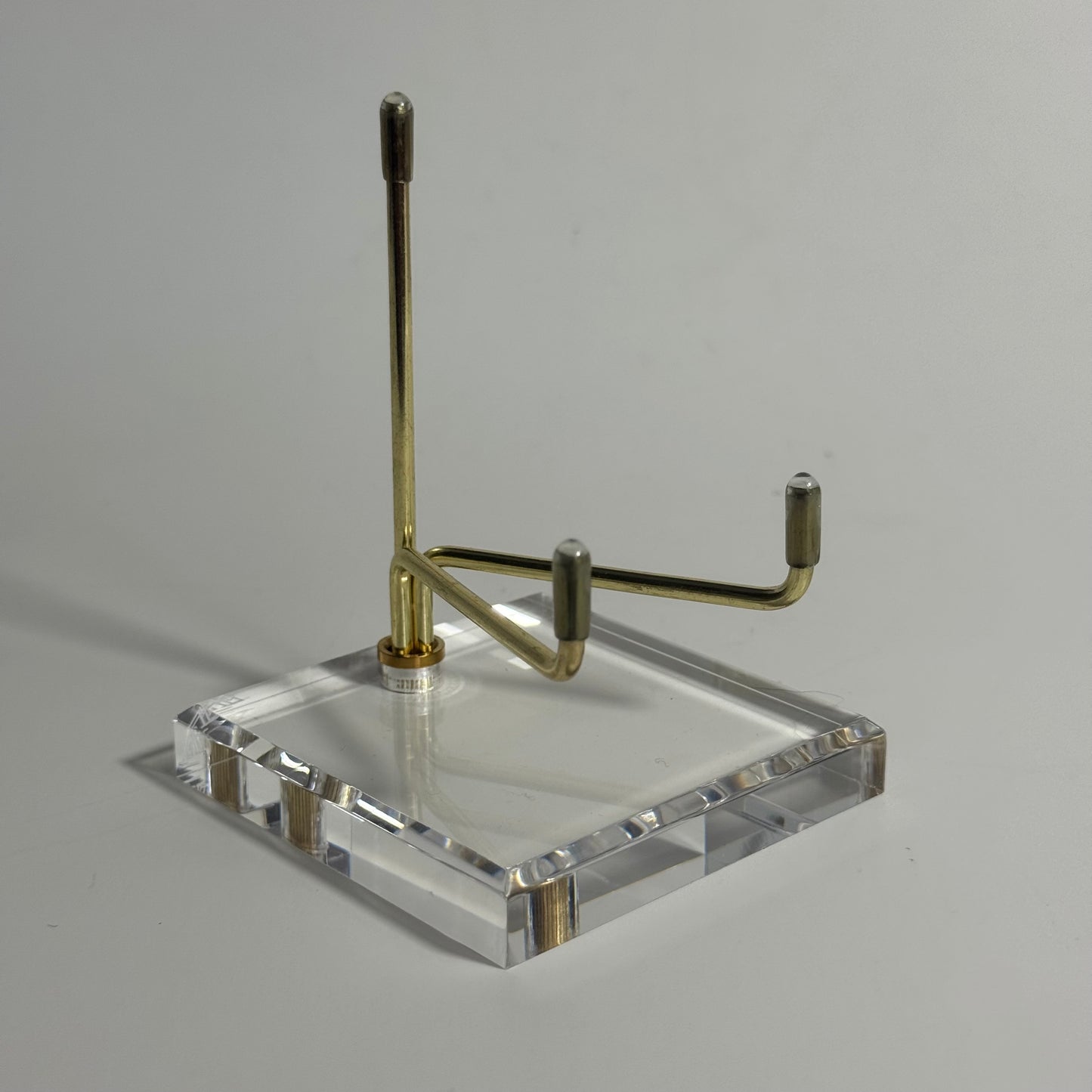 Gold Specimen Stand (Size 5)