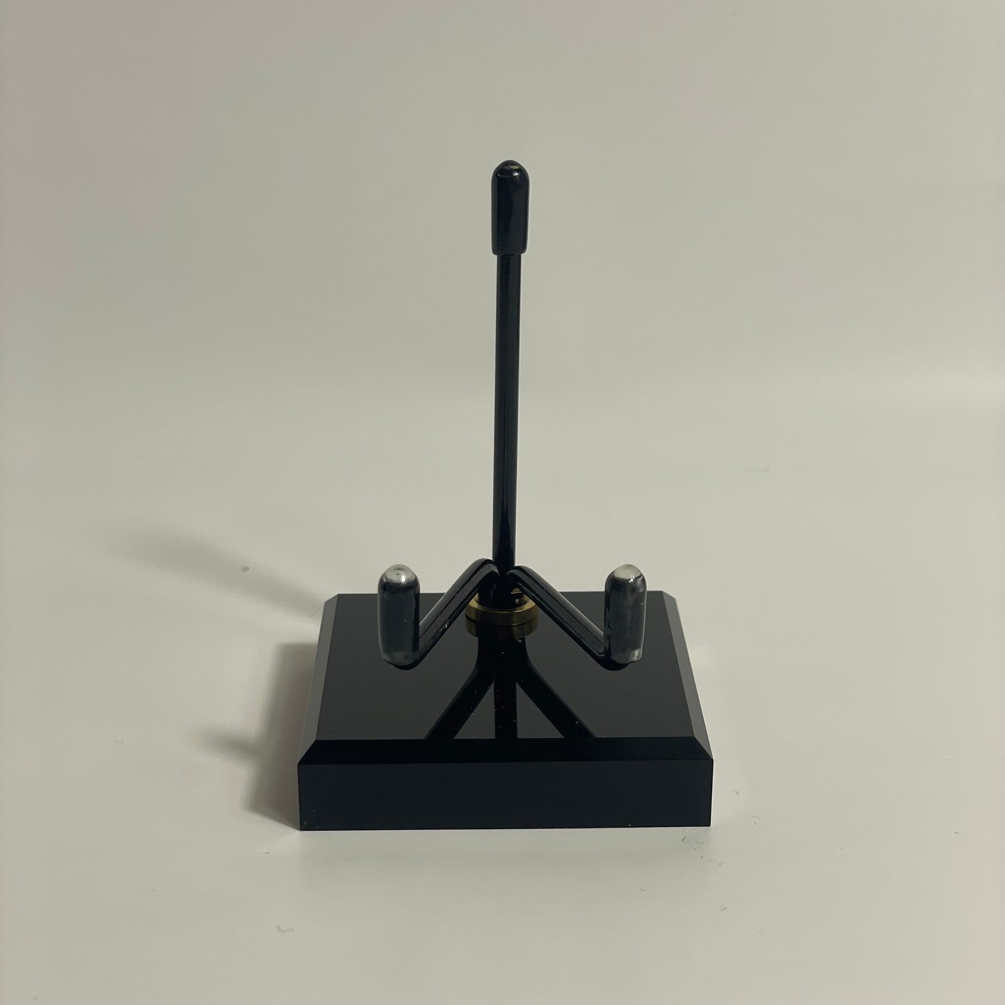 Black Specimen Stand (Size 3)