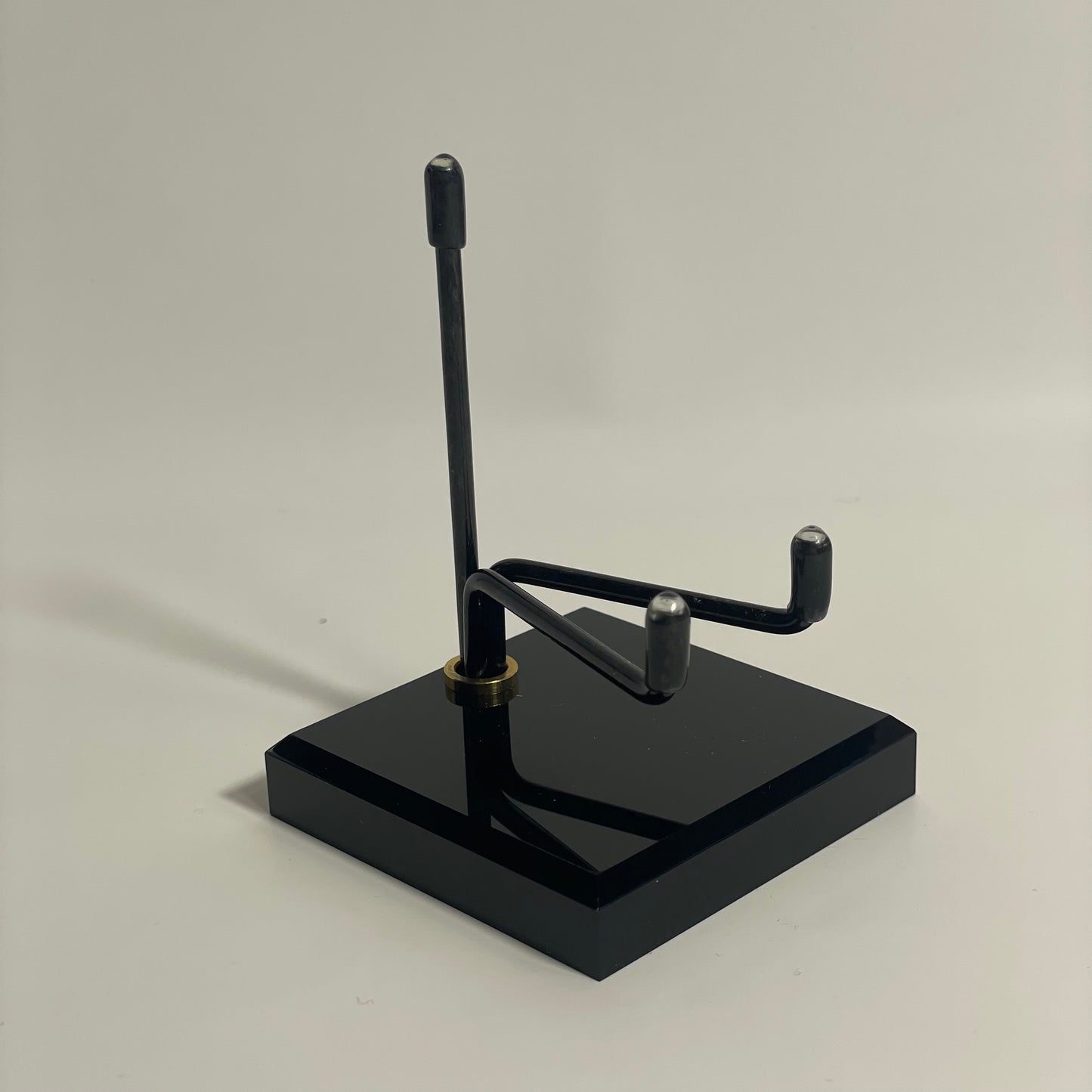 Black Specimen Stand (Size 4)