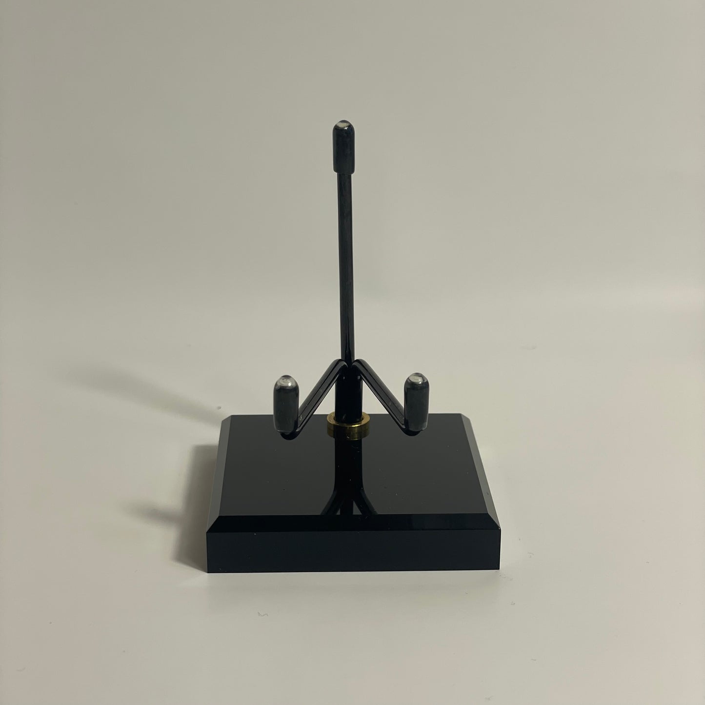 Black Specimen Stand (Size 4)