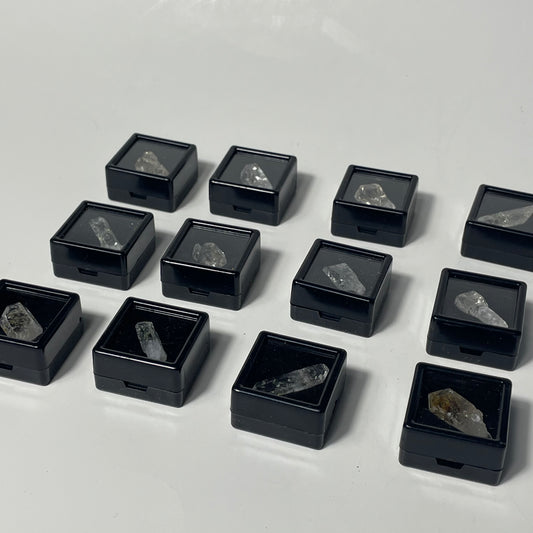 Petroleum Quartz Specimen from Madagascar: Intuitive Pick