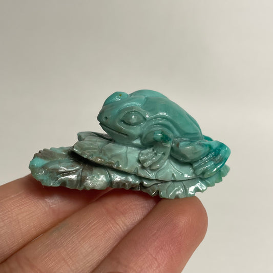 Gem Silica Frog Carving