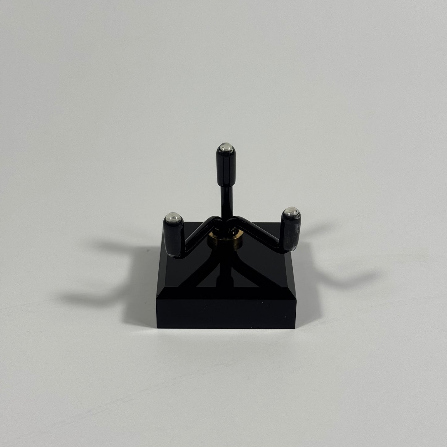 Black Specimen Stand (Size 1)